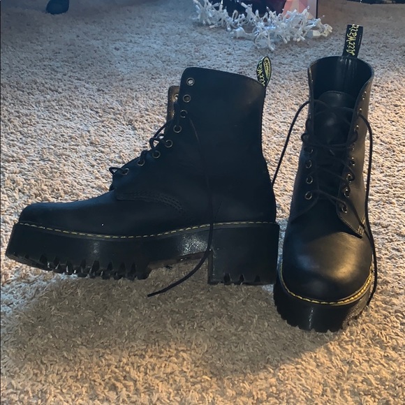 Dr. Marten boots, Shriver Hi - Picture 3 of 6